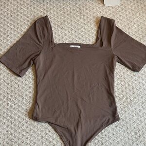 Aritzia Babaton Brown Square Neck Bodysuit